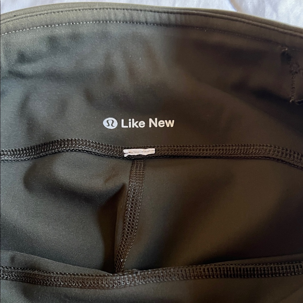 lululemon Like New Women’s Dark Green Cargo Leggings High Waist - Picture 3 of 4